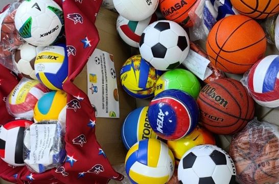 В Кировской области идет акция по сбору спортинвентаря для школ Запорожской области