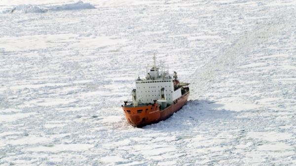 «Никто до этого не спускался под лёд»: начальник «Арктики-2007» — о первом погружении на дно Северного Ледовитого океана
