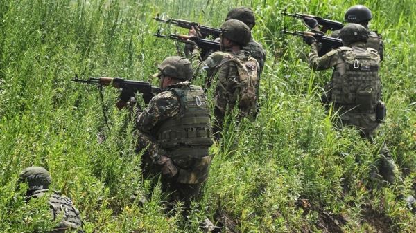 «Вели наступательные действия»: в МО РФ сообщили о занятии штурмовиками более выгодных позиций на Купянском направлении