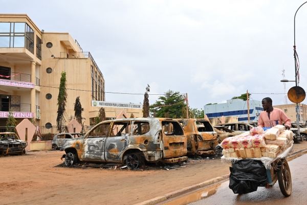 «Взрывоопасная ситуация»: мятежные власти Нигера обвинили Францию в нарушении воздушного пространства 4