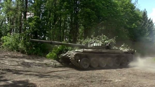 «За проявленное мужество и героизм»: Шойгу представил к наградам отразивший атаку бронегруппы ВСУ экипаж танка